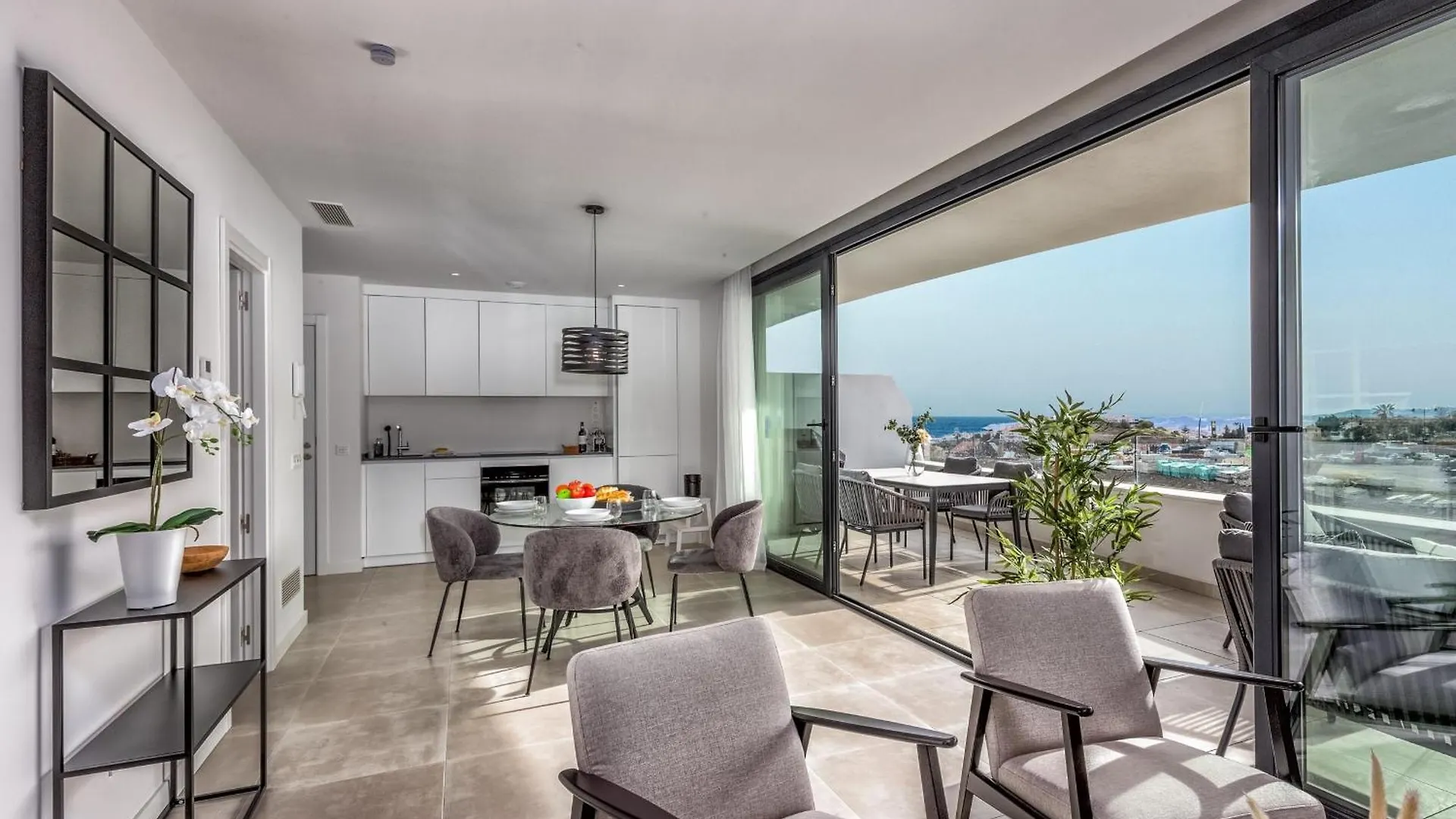 Vivi Homes - Carma Pool, Terrace, Garden & Beach Fuengirola 0*,