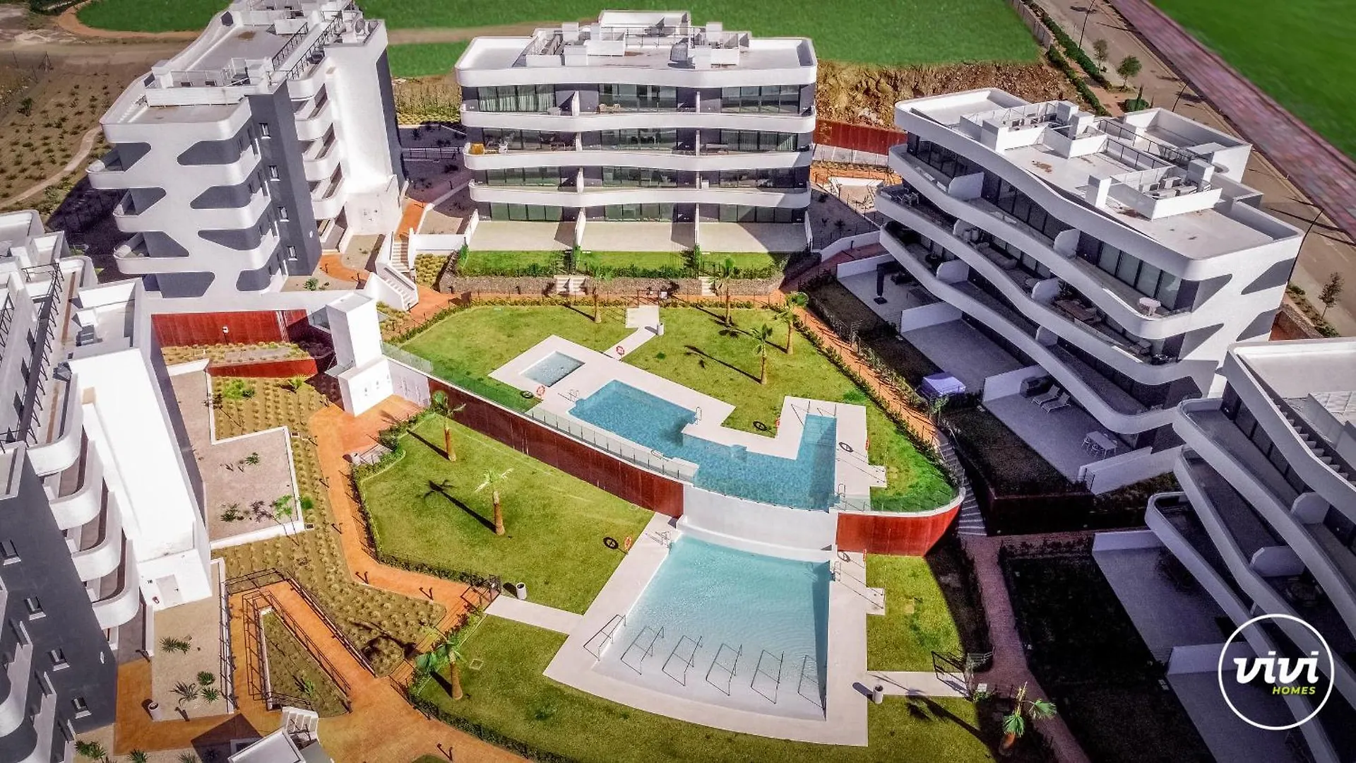 Vivi Homes - Carma Pool, Terrace, Garden & Beach Fuengirola Spain