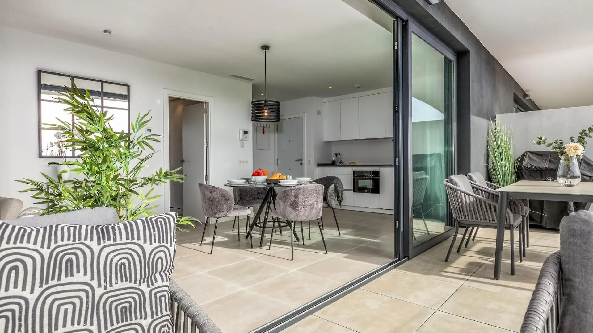 Apartment Vivi Homes - Carma Pool, Terrace, Garden & Beach Fuengirola