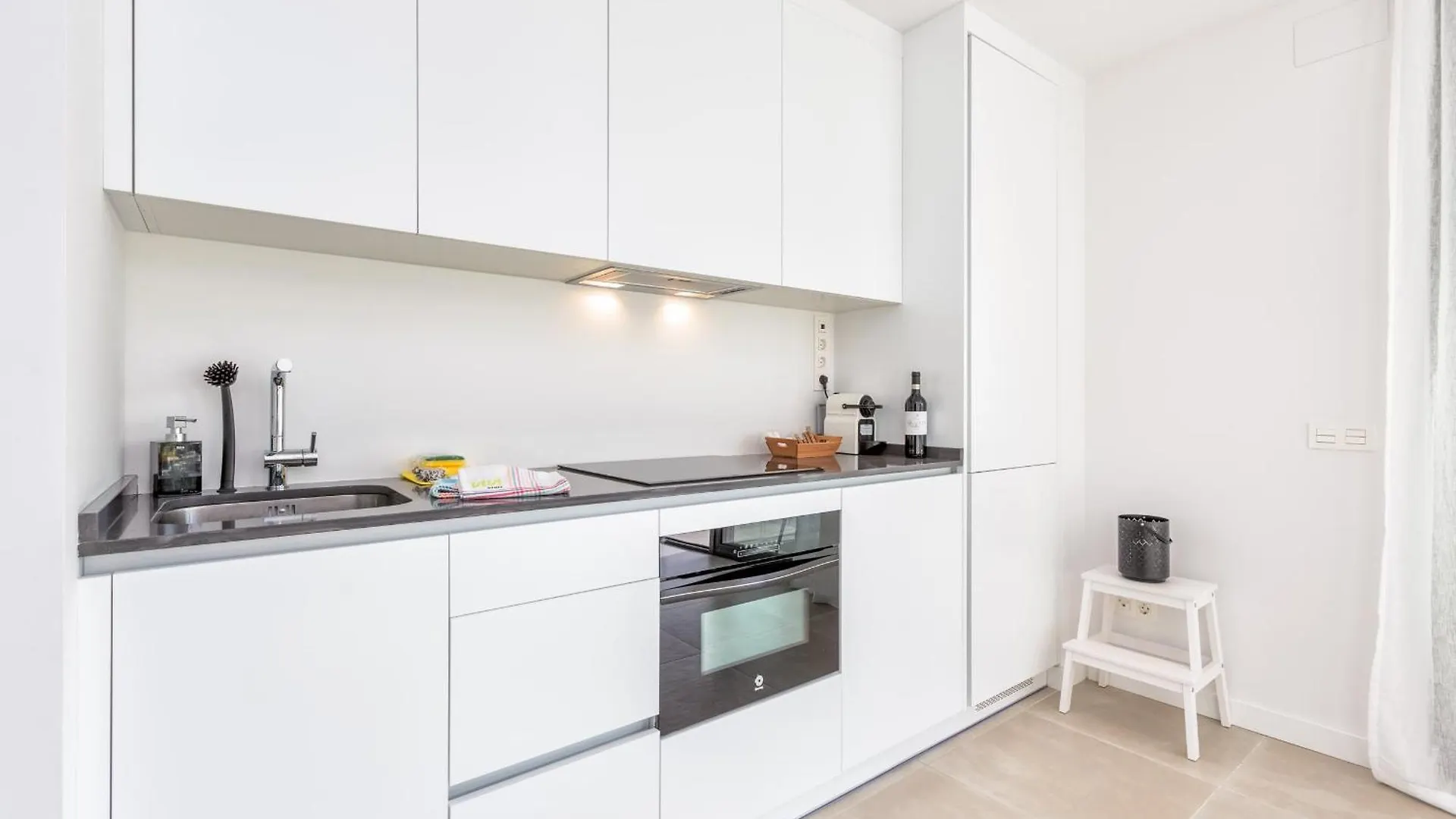 Vivi Homes - Carma Pool, Terrace, Garden & Beach Fuengirola Apartment